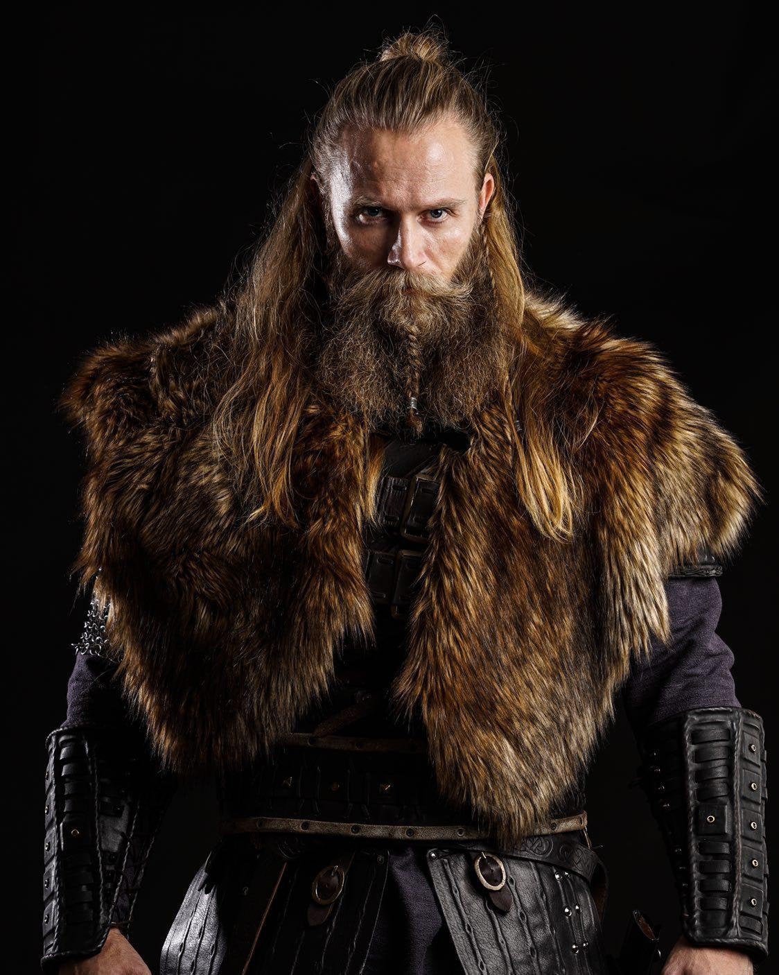 Barbarian Faux Fur Mantle L/XL Folk Of The Wood